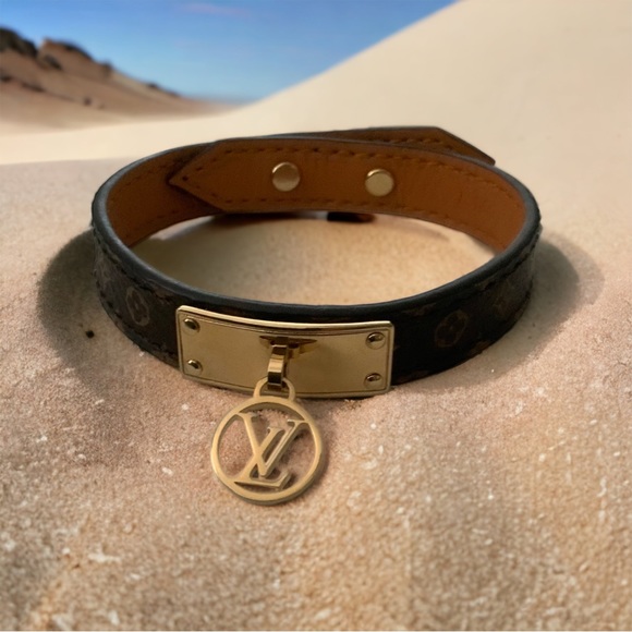 NIB Louis Vuitton Logomania Bracelet Size 17 - Picture 2 of 12